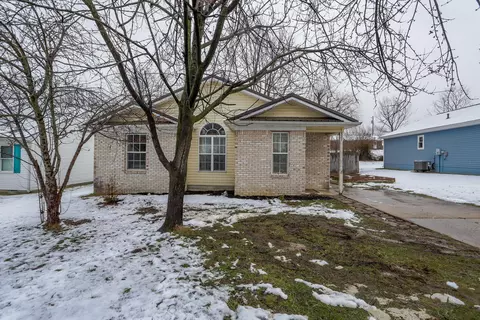 327 Irvine View St, Richmond, KY 40475