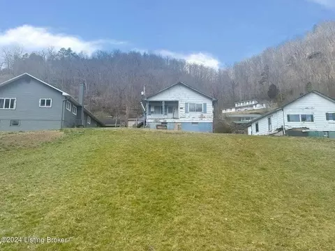 106 Henry Clay Hill Rd, Elkhorn City, KY 41522