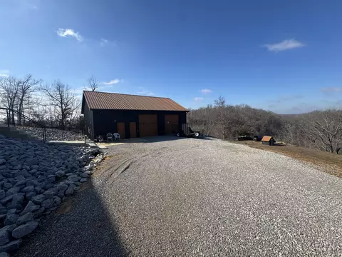 470 Angel Falls Rd, Burkesville, KY 42717