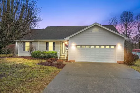 100 Brandon Dr, Corbin, KY 40701