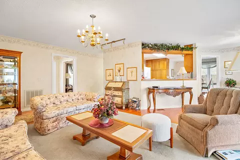 Living - 100 Brandon Dr, Corbin, KY 40701 photo 3 of 4