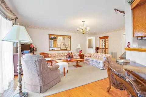 Living - 100 Brandon Dr, Corbin, KY 40701 photo 4 of 4