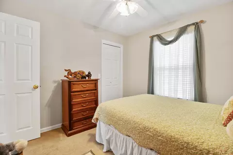 Bedroom - 100 Brandon Dr, Corbin, KY 40701 photo 5 of 5