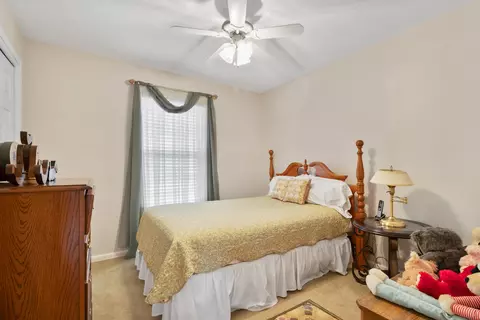 Bedroom - 100 Brandon Dr, Corbin, KY 40701 photo 4 of 5