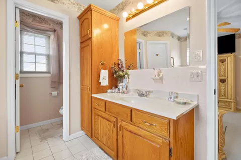 Bath - 100 Brandon Dr, Corbin, KY 40701 photo 3 of 5