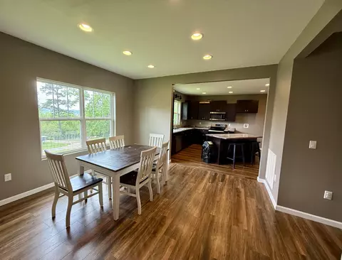 Dining - 70 Knox St, Corbin, KY 40701 photo 3 of 3
