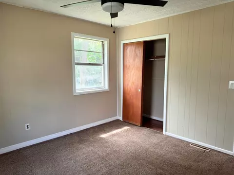Bedroom - 139 Perkins St, Woodbine, KY 40771 photo 2 of 3
