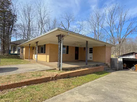 139 Perkins St, Woodbine, KY 40771