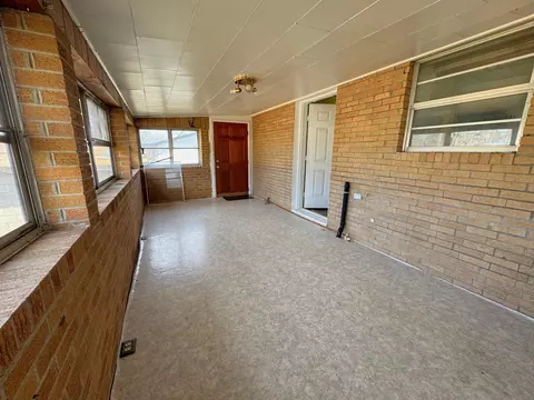 Exterior - 139 Perkins St, Woodbine, KY 40771 photo 4 of 10