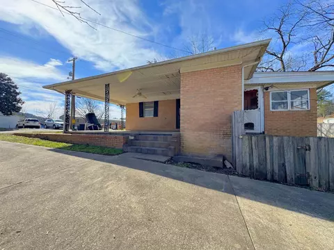 Exterior - 139 Perkins St, Woodbine, KY 40771 photo 6 of 10