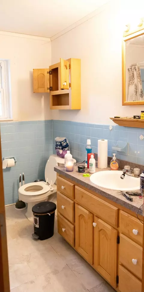 Bath - 39 Meadow Dr, Stanton, KY 40380 photo 1 of 2
