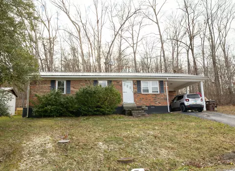 39 Meadow Dr, Stanton, KY 40380
