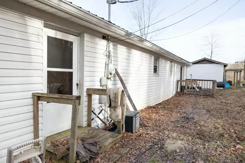 Exterior - 39 Meadow Dr, Stanton, KY 40380 photo 3 of 3