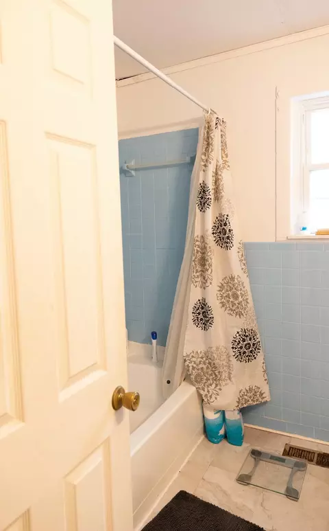 Bath - 39 Meadow Dr, Stanton, KY 40380 photo 2 of 2