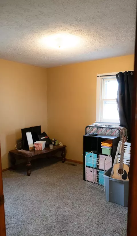 Bedroom - 39 Meadow Dr, Stanton, KY 40380 photo 2 of 4