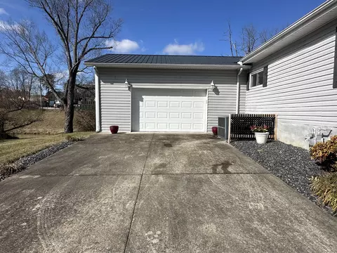 914 Carter St, Corbin, KY 40701 photo 5