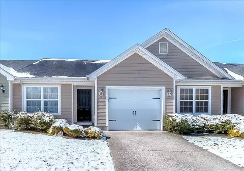 203 Charleston Ct, Frankfort, KY 40601