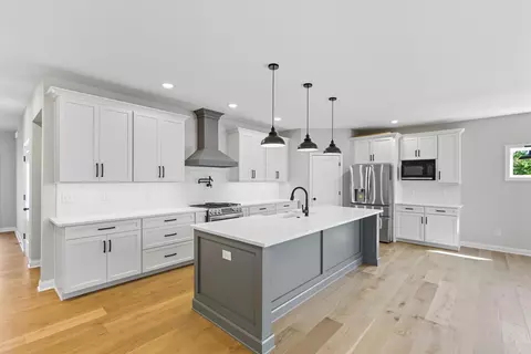 4124 Meadowlark Rd, Lexington, KY 40509