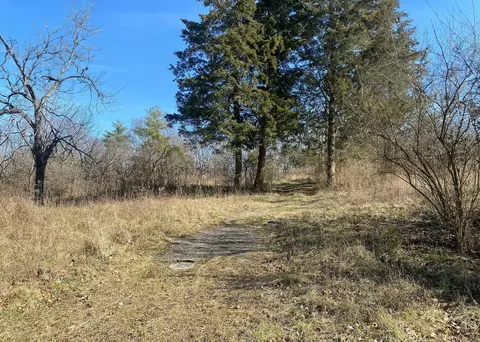 48 49 50 Hamilton Springs Rd, Lancaster, KY 40444