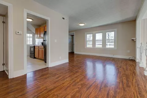 Living - 115 Walnut Ct, Morehead, KY 40351 photo 5 of 5