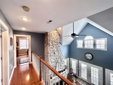 Entry Way - 560 Beverly Rd, Corbin, KY 40701 photo 8 of 9