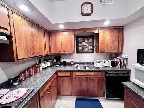 Kitchen - 560 Beverly Rd, Corbin, KY 40701 photo 6 of 6