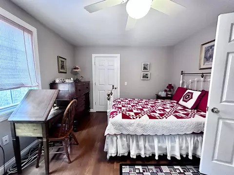 Bedroom - 560 Beverly Rd, Corbin, KY 40701 photo 5 of 7