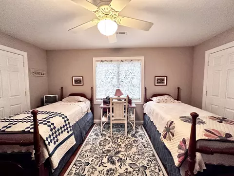 Bedroom - 560 Beverly Rd, Corbin, KY 40701 photo 3 of 7