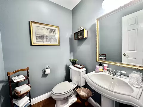 Bath - 560 Beverly Rd, Corbin, KY 40701 photo 1 of 7
