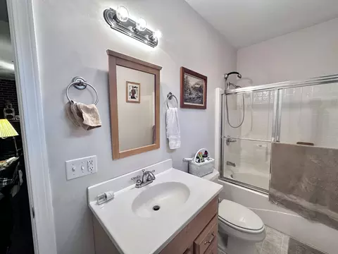 Bath - 560 Beverly Rd, Corbin, KY 40701 photo 7 of 7