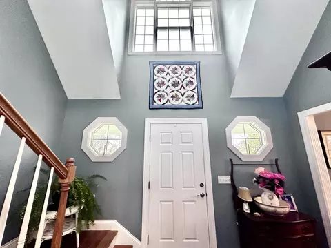 Entry Way - 560 Beverly Rd, Corbin, KY 40701 photo 3 of 9