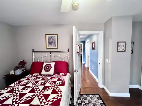 Bedroom - 560 Beverly Rd, Corbin, KY 40701 photo 4 of 7