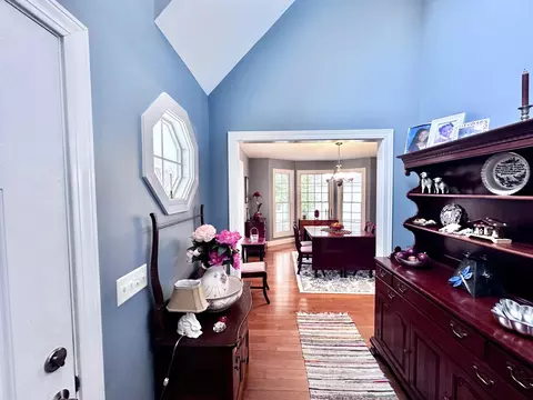 Entry Way - 560 Beverly Rd, Corbin, KY 40701 photo 5 of 9