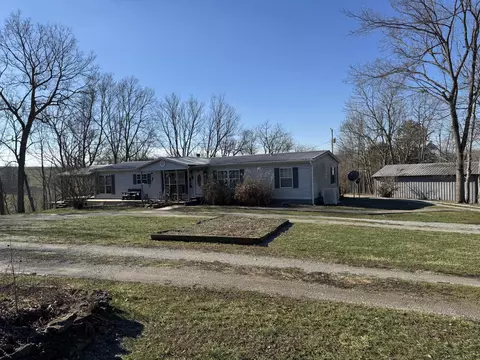 1224 Thatchers Mill Rd, Paris, KY 40361