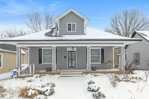 707 7th St, Shelbyville, KY 40065