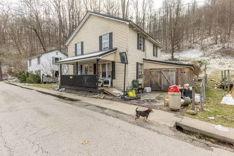 390 Elkhorn Ave, Jenkins, KY 41537
