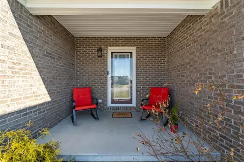 Exterior - 652 Boulder Ct, Berea, KY 40403 photo 8 of 9