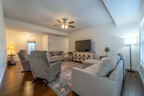 Living - 652 Boulder Ct, Berea, KY 40403 photo 1 of 1