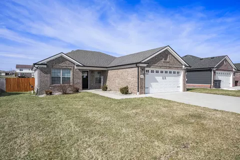 449 Middle Creek Way, Berea, KY 40403