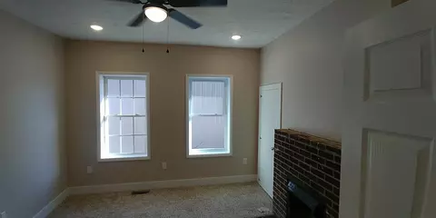 Living - 409 Florence Ave, Corbin, KY 40701 photo 3 of 4