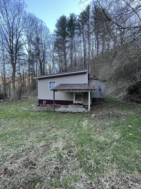 41 Cochran Rd, Evarts, KY 40828 photo 1