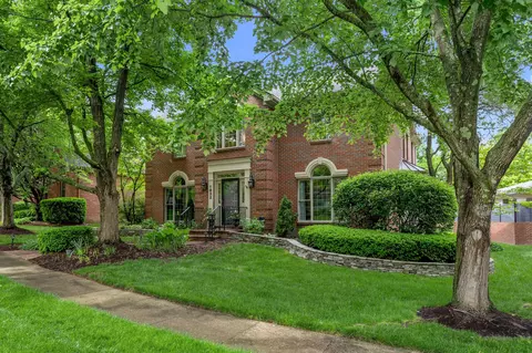 1832 St Ives Cir, Lexington, KY 40502