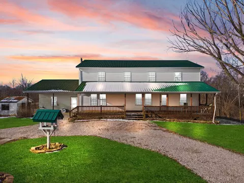 966 Oak Ridge Rd, Vanceburg, KY 41179