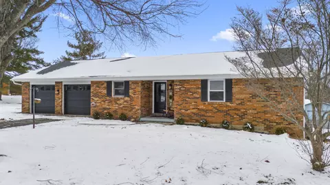 417 Mountain View Dr, Mount Sterling, KY 40353