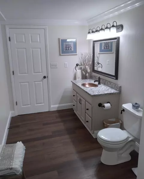 Bath - 1037 High Rock Rd, Stanton, KY 40380 photo 2 of 8