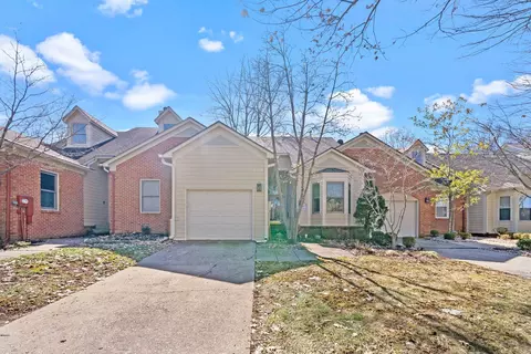 1046 Heather Hills Ln, Lexington, KY 40511