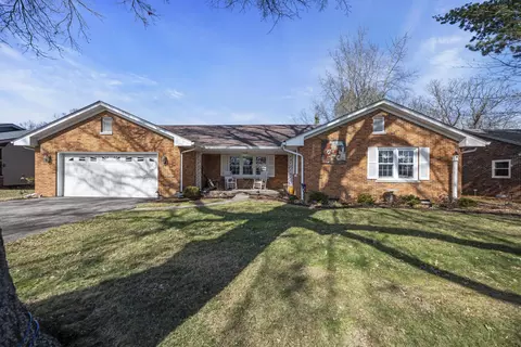 710 Hilltop Dr, Paris, KY 40361