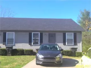 571 Country Club Ct, Winchester, KY 40391
