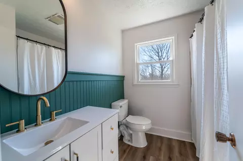 Bath - 391 Hickory Ln, Berea, KY 40403 photo 2 of 2