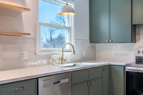 Kitchen - 391 Hickory Ln, Berea, KY 40403 photo 3 of 4